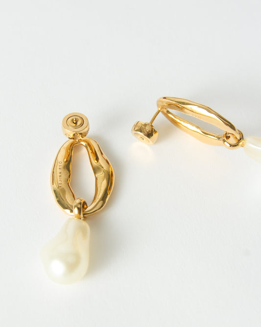 Chain Pendant Earrings Glass Pearl Gold