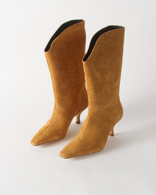 Curved Boot Suede Tan